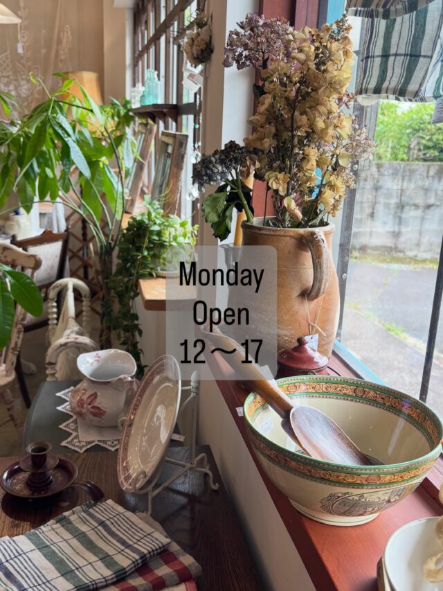 こんにちは♪ 本日月曜日、先程オープンしました❣️ 17時まで❗️ 皆さまのご来店をお待ちしています♪ また、昨日までの土日 #ギャラリアカエキマエ にて…